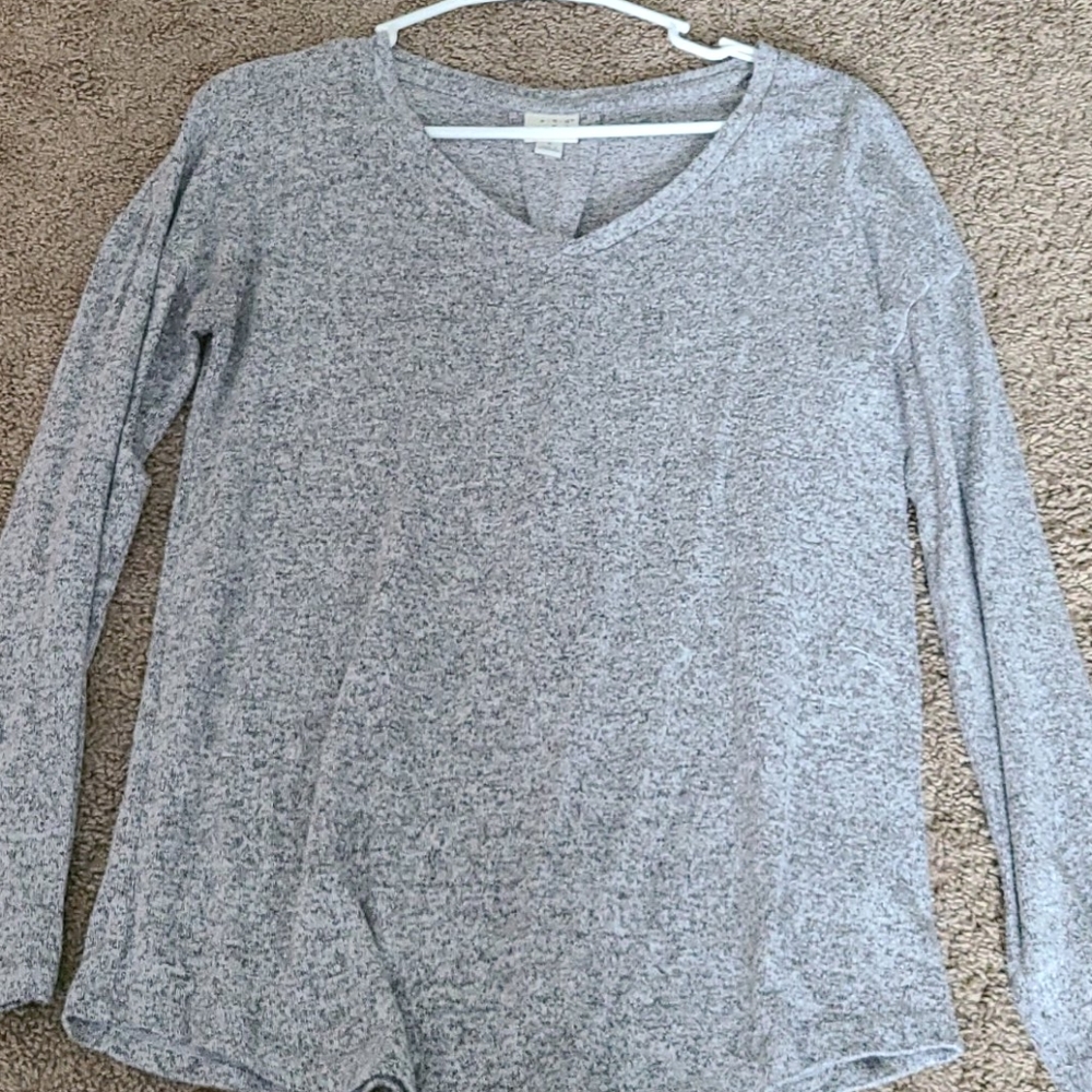 Gray v neck sweater
